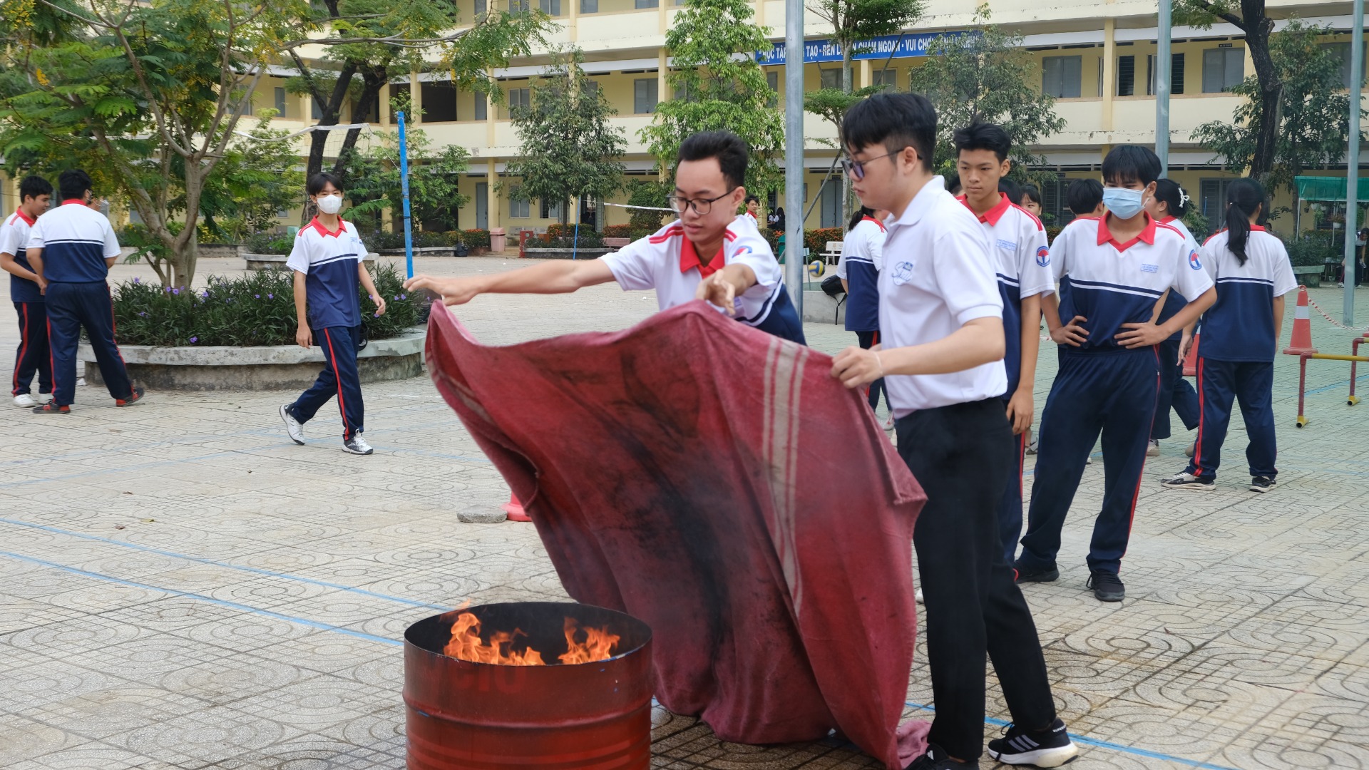 KỸ NĂNG AN TOÀN