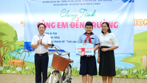 Chương trình: CÙNG EM ĐẾN TRƯỜNG tại trường Tiểu học Lam Sơn